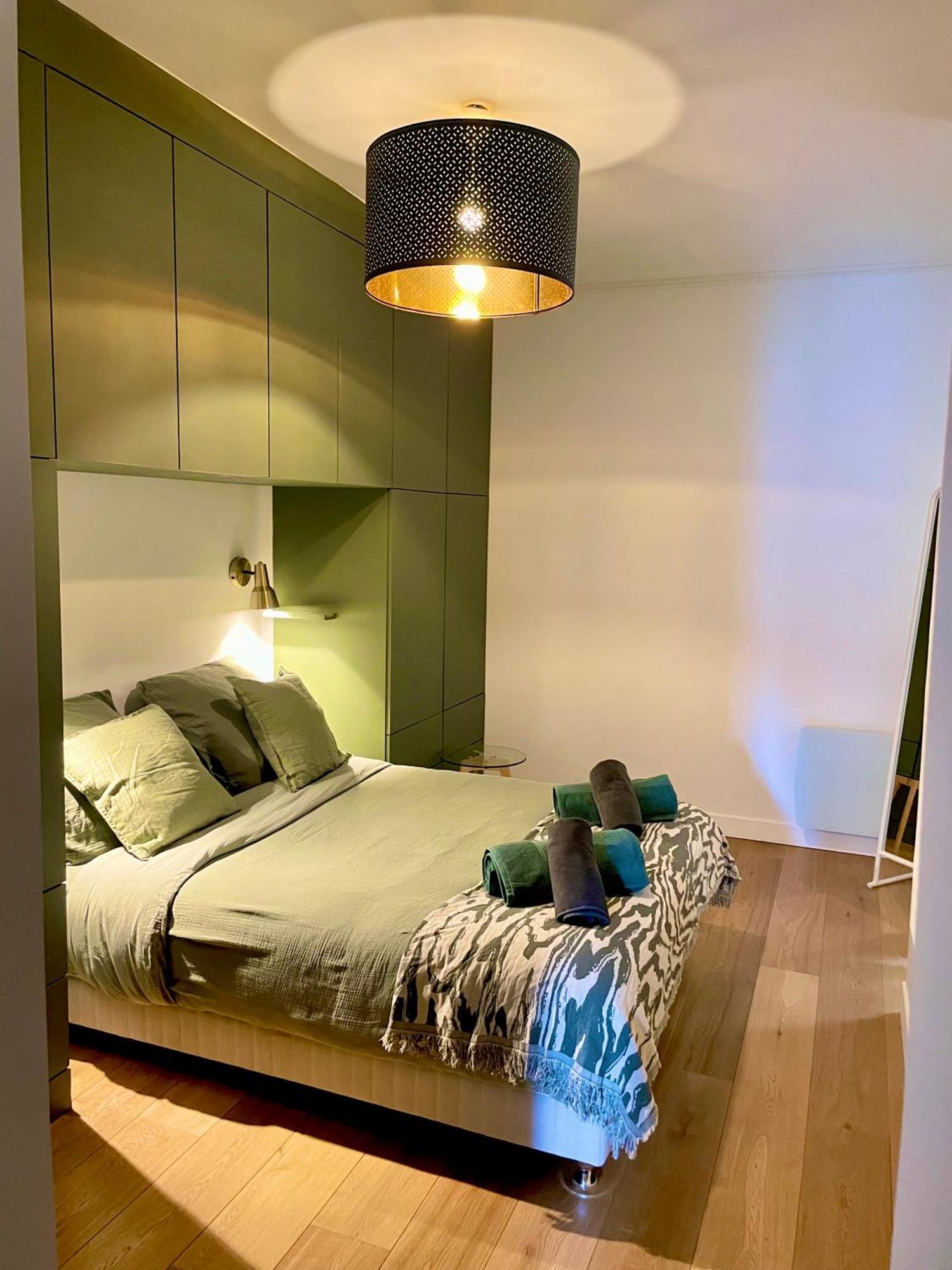 Appartement Elegant & Chic A Париж Екстериор снимка
